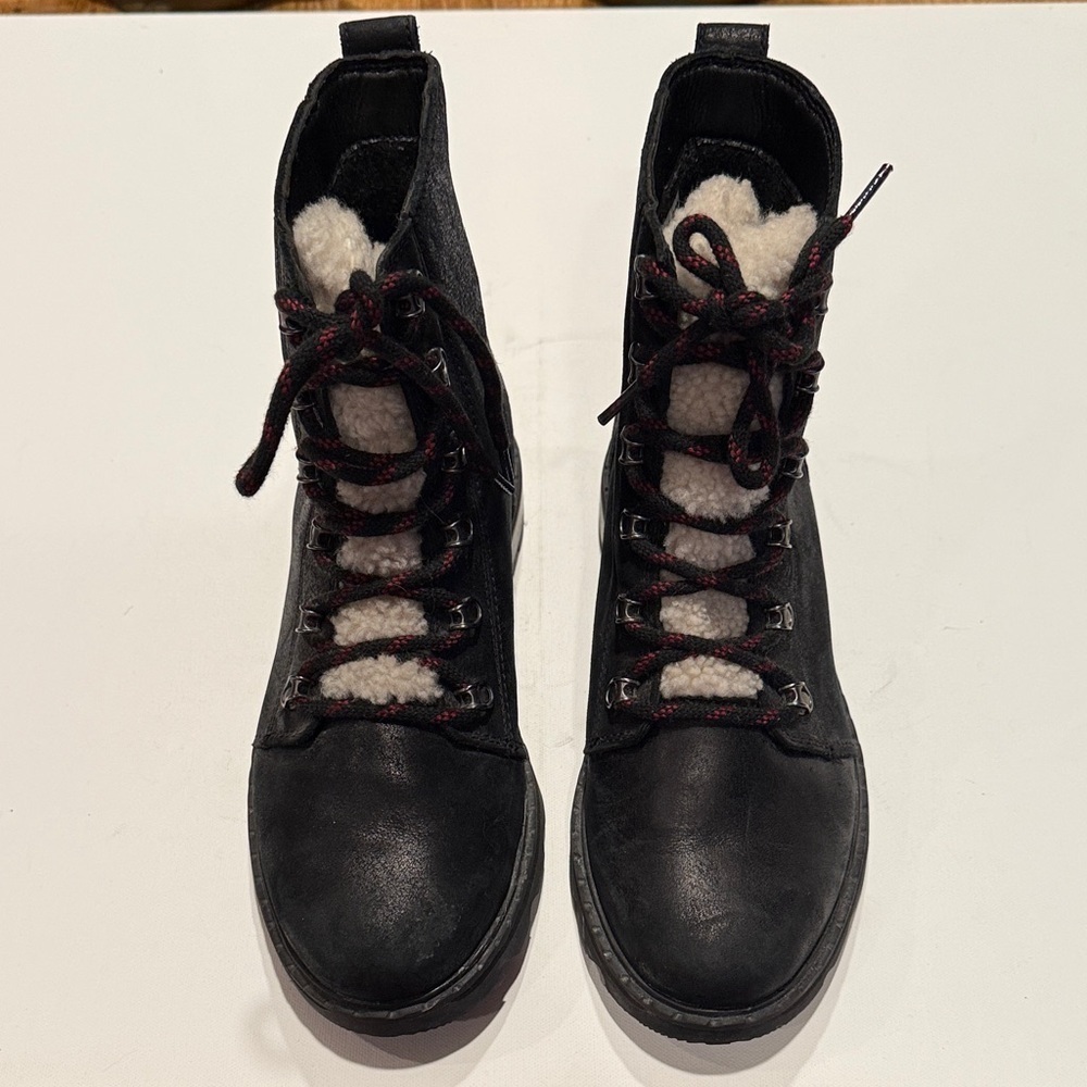 Sorel Black Lace-Up Boots with Red Accents